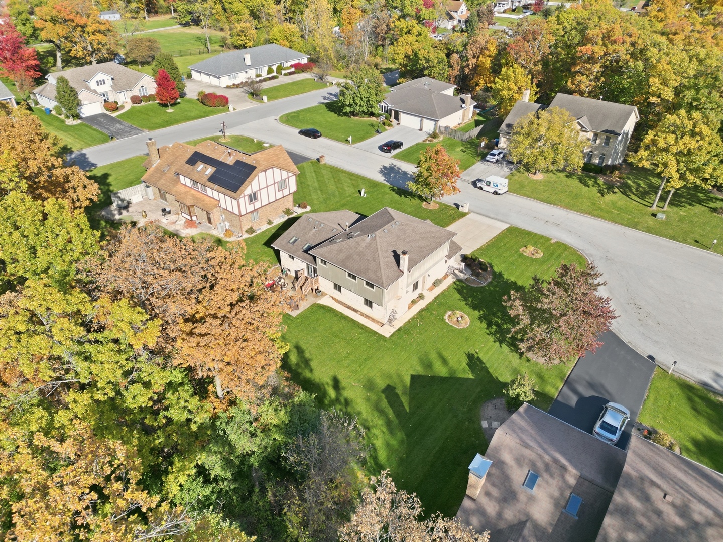 10 Zurich Court Crete, IL 60417 - Photo 8 of 37 an aerial view of residential house with outdoor space