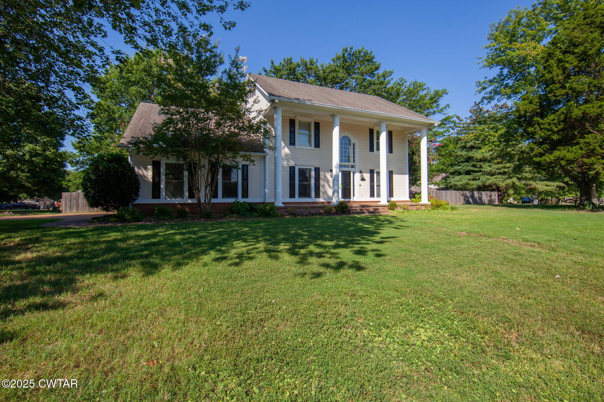 465 Shadow Ridge Drive Jackson, TN 38305 - Photo 2 of 44 FOH 2