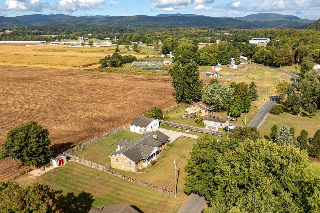 8213 Robinson Road Dayton, VA 22821 - Photo 51 of 75 a view of a city with an ocean view