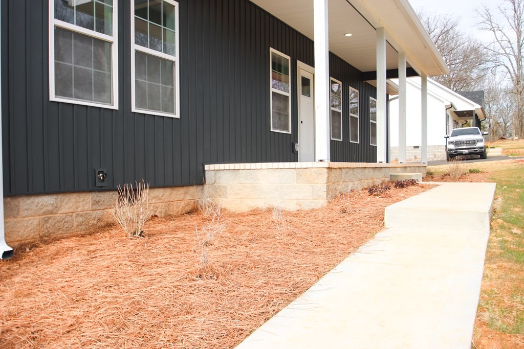 402 Frank Anderson Road Sparta, TN 38583 - Photo 5 of 24 Gallery Image 5