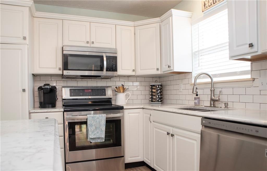 11242 Delight Creek Road Fishers, IN 46038 - Photo 15 of 43 Gallery Image 15
