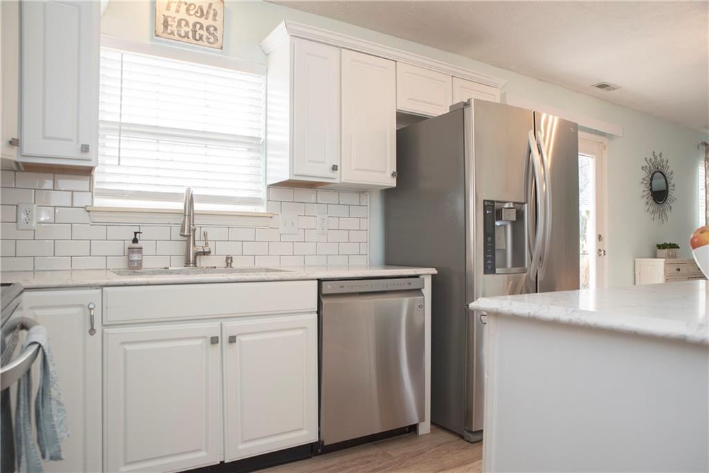 11242 Delight Creek Road Fishers, IN 46038 - Photo 16 of 43 Gallery Image 16