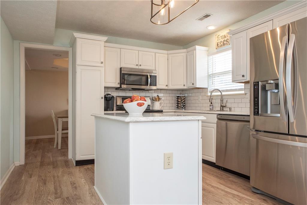11242 Delight Creek Road Fishers, IN 46038 - Photo 17 of 43 Gallery Image 17