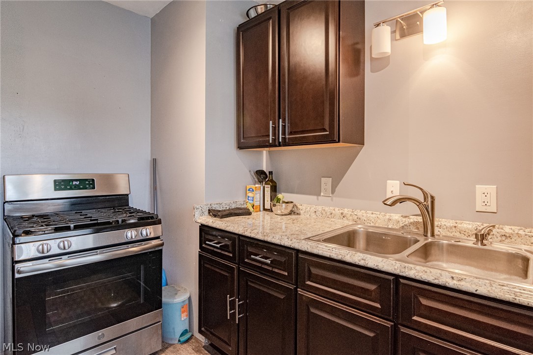 2396 Noble Road Cleveland Heights, OH 44121 - Photo 26 of 33