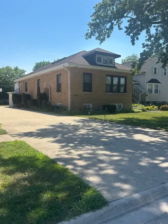 $700,000 | 4825 West Jarlath Street, Lincolnwood, IL 60712