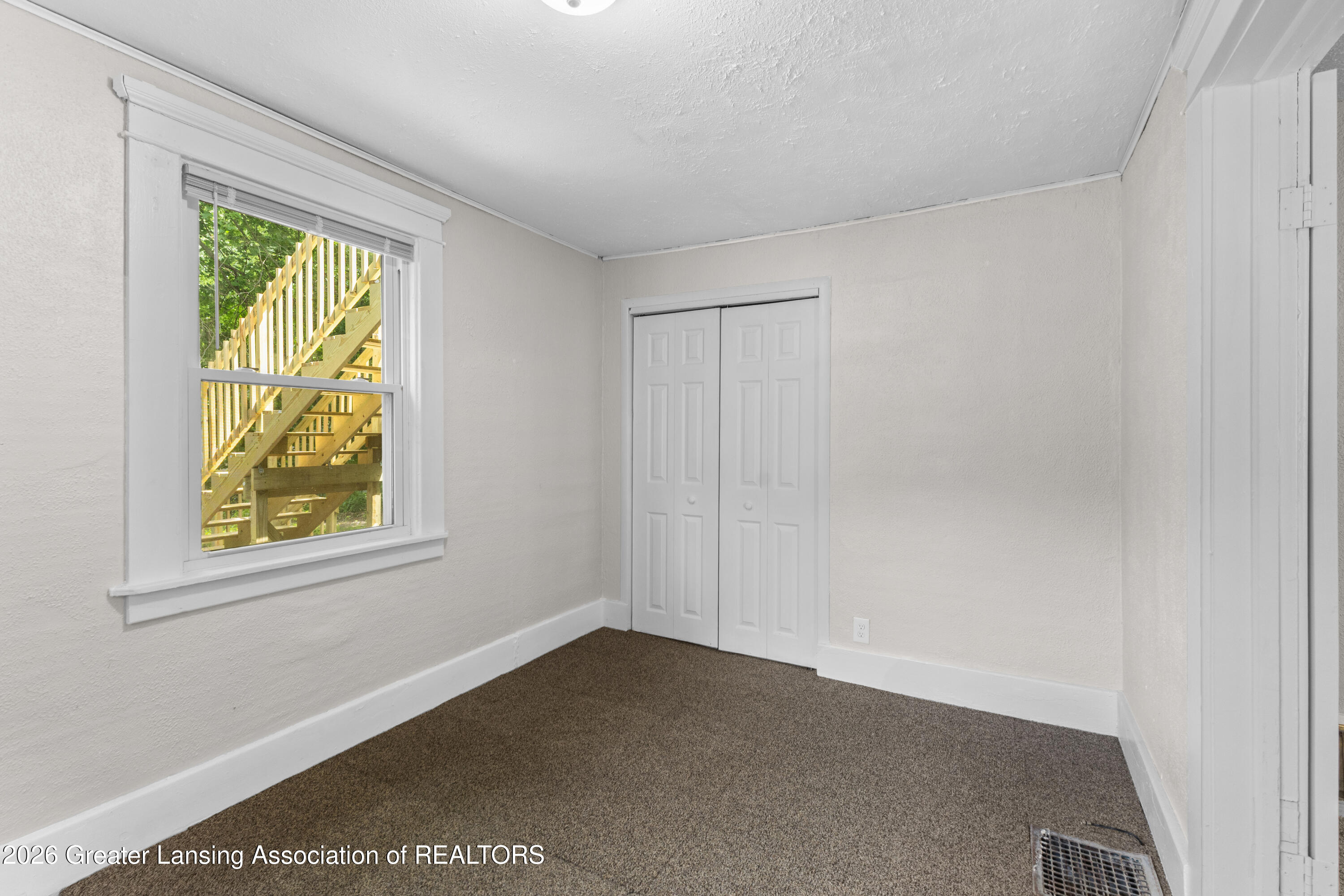 607 Shepard Street Lansing, MI 48912 - Photo 15 of 35 IMG_3118