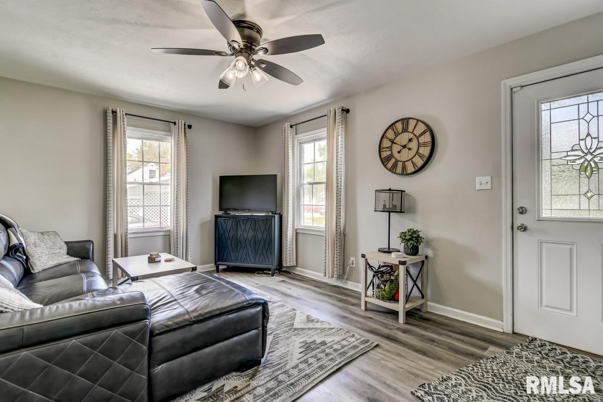 3317 Butler Street Springfield, IL 62703 - Photo 4 of 16