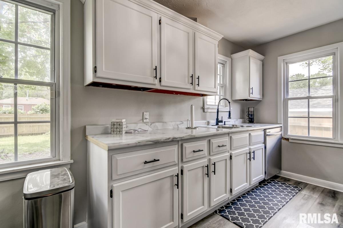 3317 Butler Street Springfield, IL 62703 - Photo 9 of 16