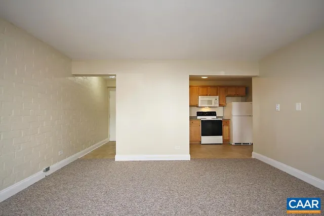 $1,495 | 1800 Jefferson Park Avenue, Unit 2, Charlottesville, VA 22903