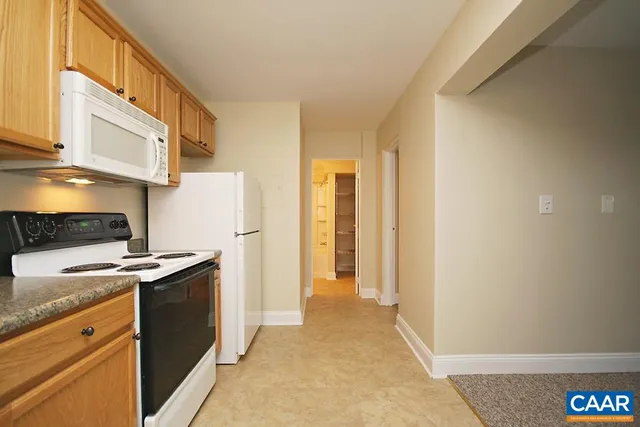 $1,495 | 1800 Jefferson Park Avenue, Unit 2, Charlottesville, VA 22903