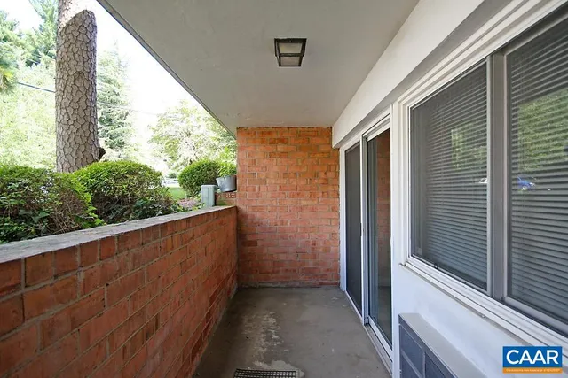 $1,495 | 1800 Jefferson Park Avenue, Unit 2, Charlottesville, VA 22903