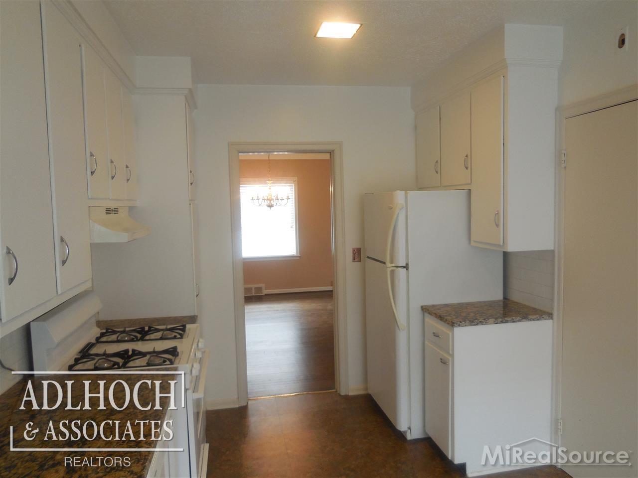 744 Harcourt Road Grosse Pointe, MI 48230 - Photo 10 of 23
