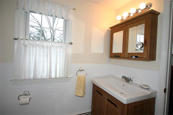 1328 Old Worcester Road Framingham, MA 01701 - Photo 12 of 13 Gallery Image 12