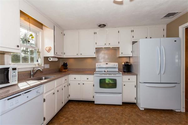 1328 Old Worcester Road Framingham, MA 01701 - Photo 5 of 13 Gallery Image 5
