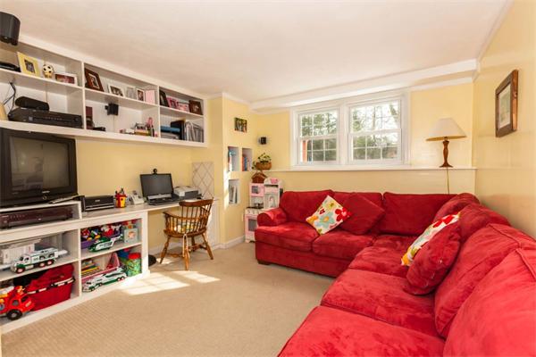 1328 Old Worcester Road Framingham, MA 01701 - Photo 6 of 13 Gallery Image 6