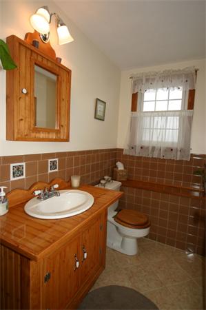 1328 Old Worcester Road Framingham, MA 01701 - Photo 7 of 13 Gallery Image 7