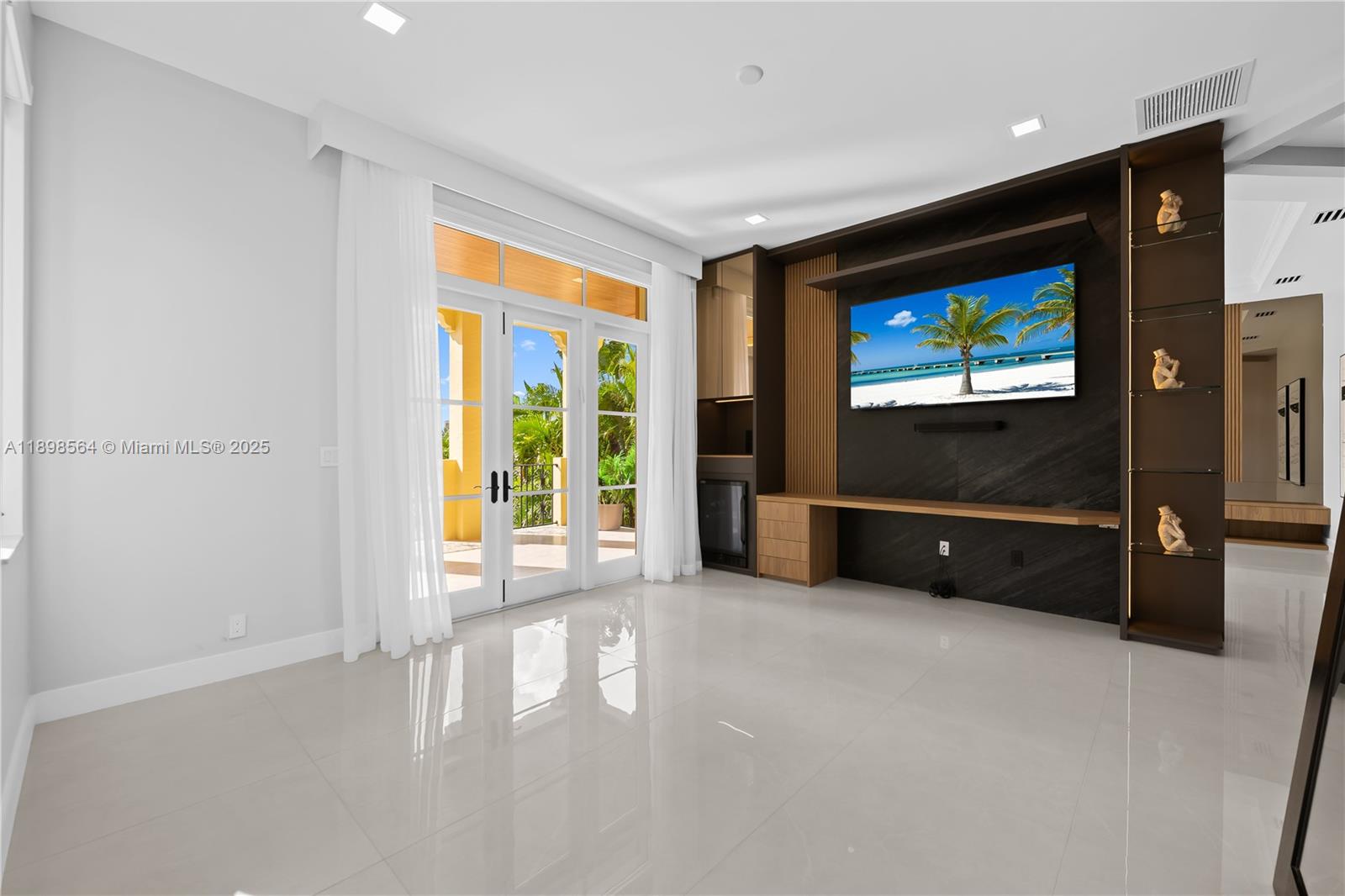 1530 Island Boulevard Aventura, FL 33160 - Photo 39 of 99