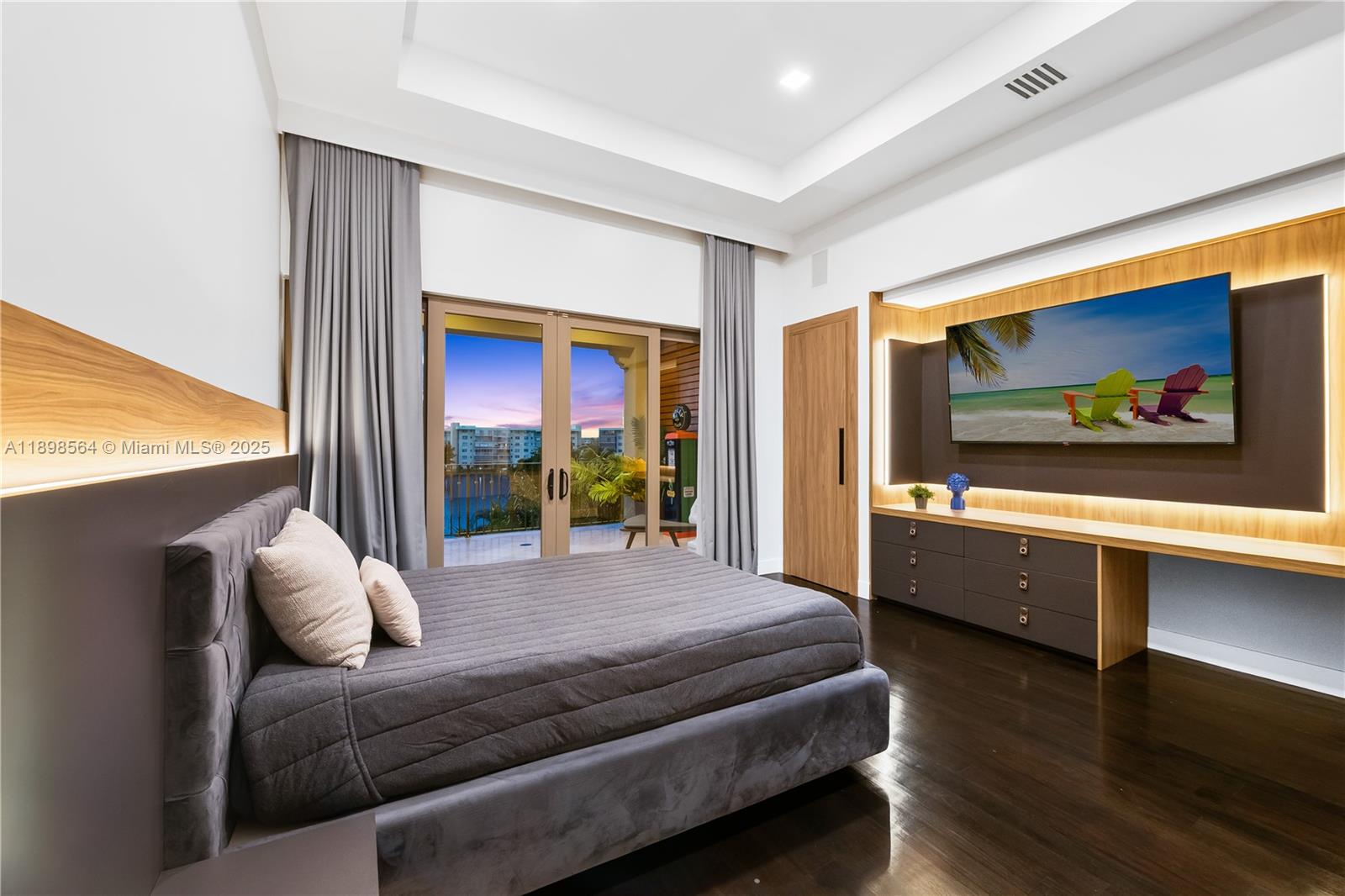 1530 Island Boulevard Aventura, FL 33160 - Photo 55 of 99 a living room with furniture and a large window