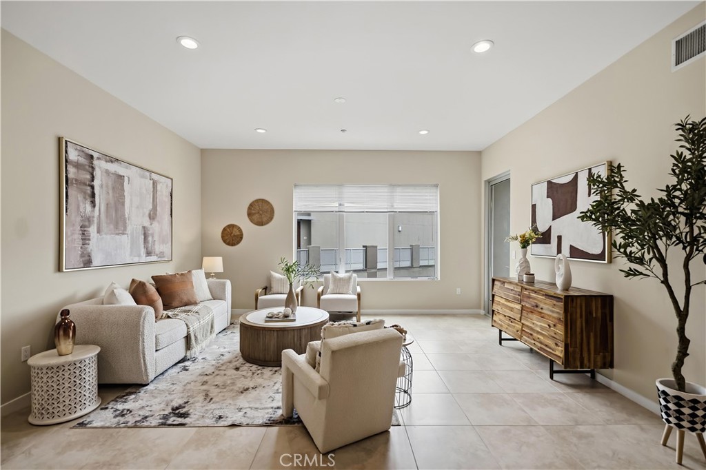 21 Gramercy, Unit 421 Irvine, CA 92612 - Photo 3 of 48