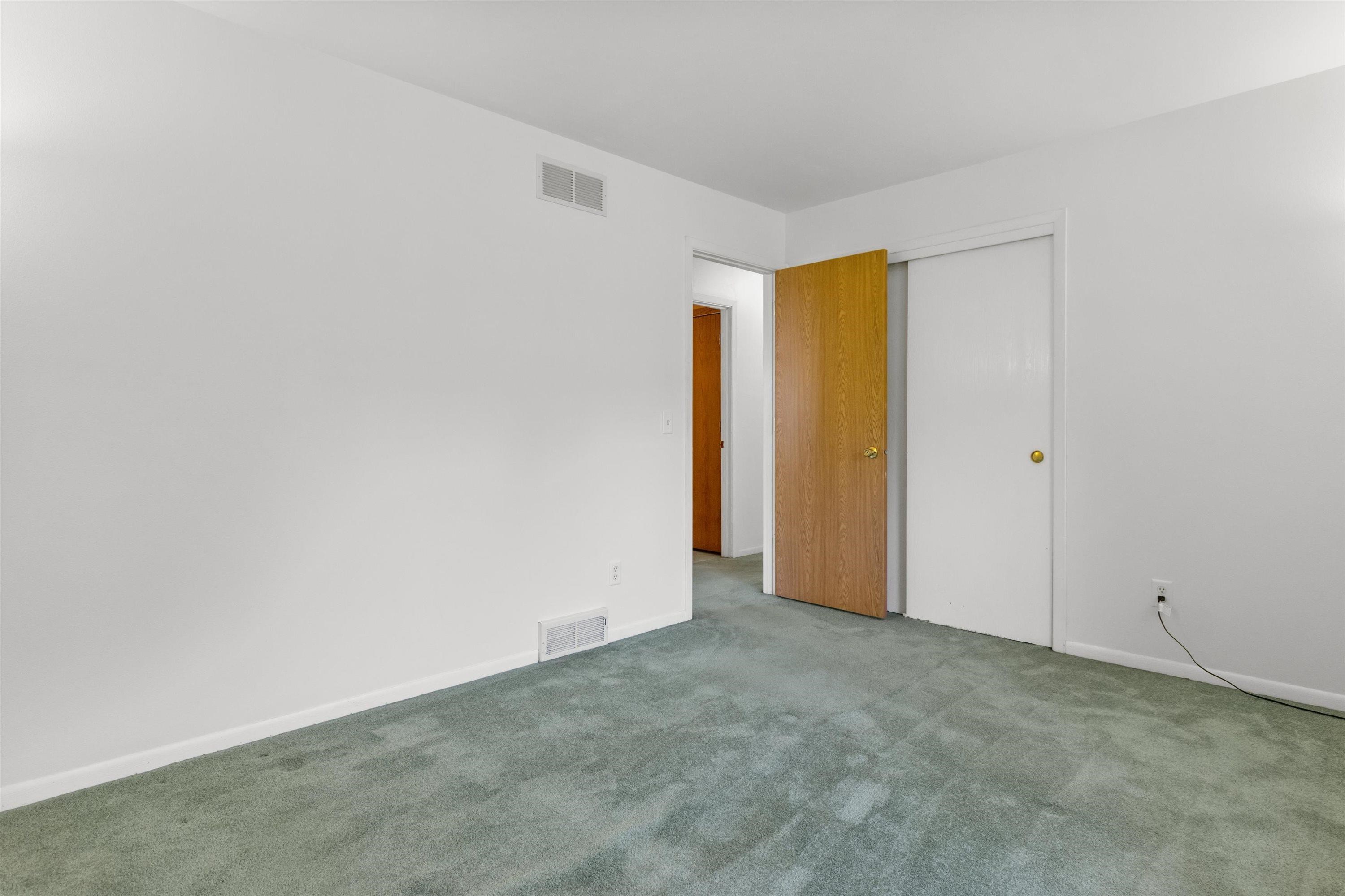 2318 Whitlock Road Madison, WI 53719 - Photo 18 of 37