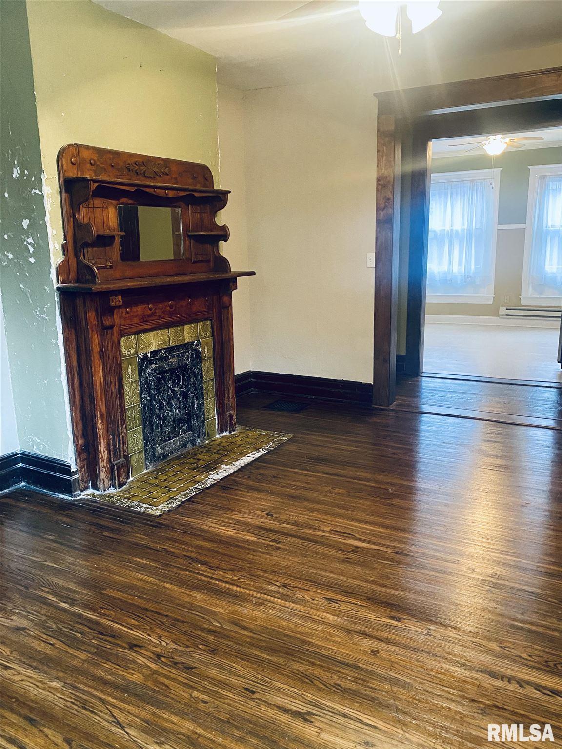 930 North 6th Street Springfield, IL 62702 - Photo 8 of 29