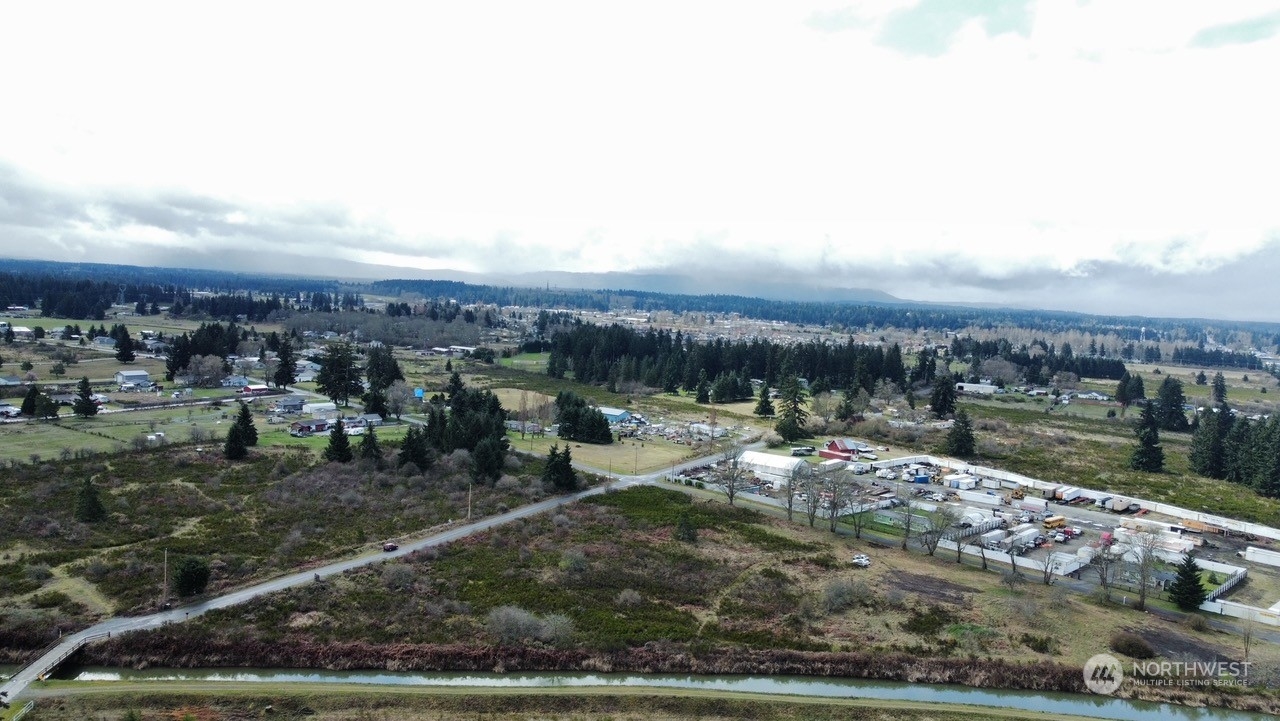9132 Bridge Road Southeast Yelm, WA 98597 - Photo 4 of 22 Gallery Image 4