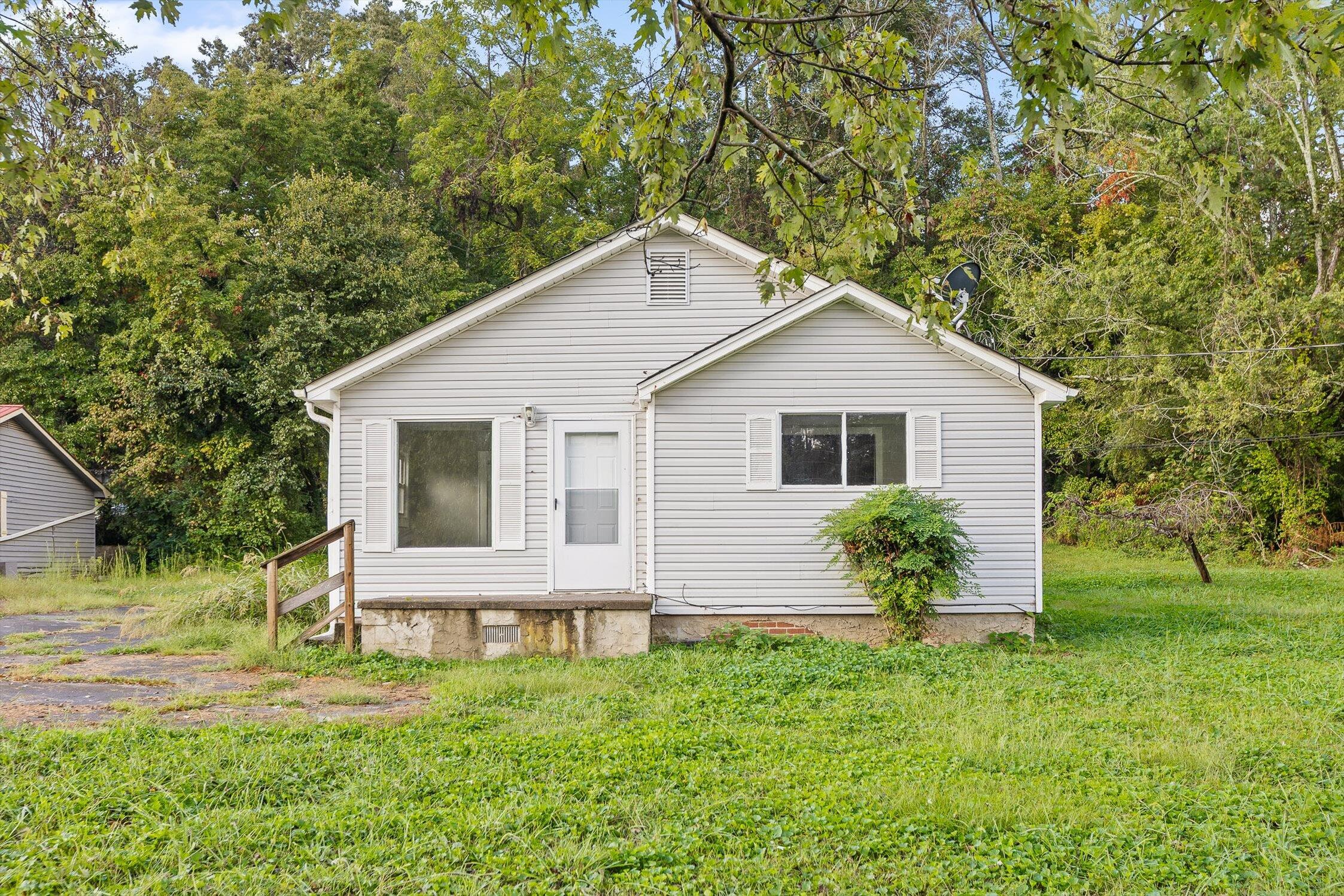 2210 Spring Place Road Southeast Cleveland, TN 37323 - Photo 2 of 41 02-Spring Place-2