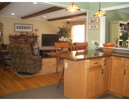 13 Hansom Road Andover, MA 01810 - Photo 7 of 16 Gallery Image 7