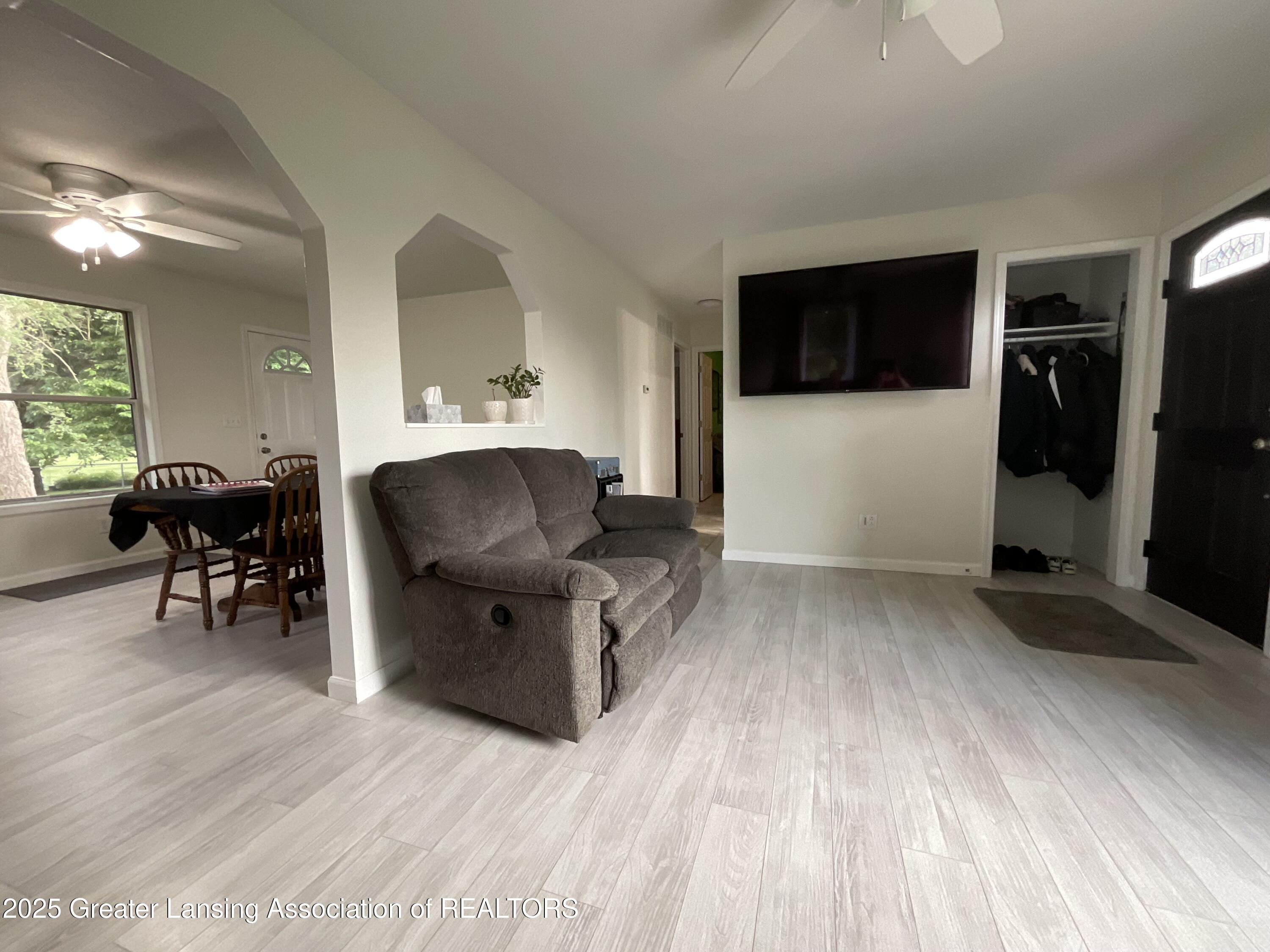 4175 Marshall Road Charlotte, MI 48813 - Photo 7 of 35 IMG-4141
