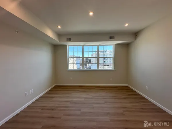 $2,600 | 88 Louis Street, Unit 8, New Brunswick, NJ 08901