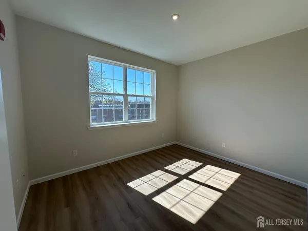 $2,600 | 88 Louis Street, Unit 8, New Brunswick, NJ 08901