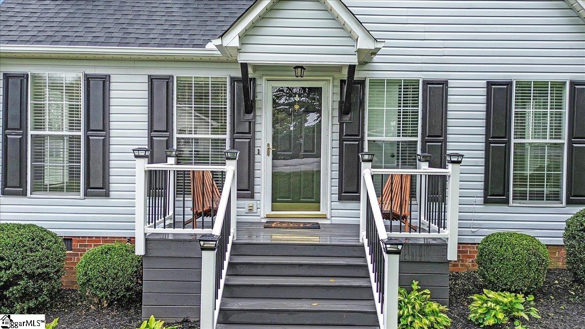 304 Pine Street Greer, SC 29650 - Photo 2 of 30