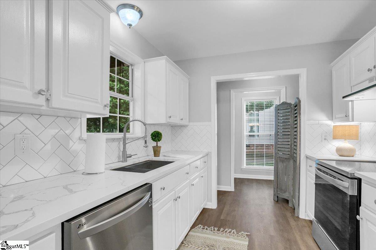 304 Pine Street Greer, SC 29650 - Photo 8 of 30