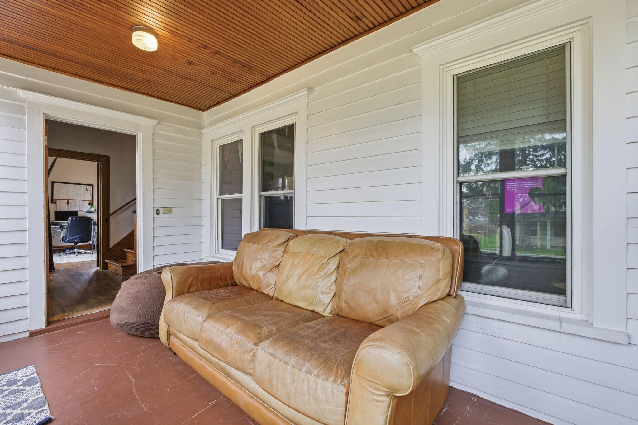 261 South Church Street Whitewater, WI 53190 - Photo 5 of 28 Indoor Porch