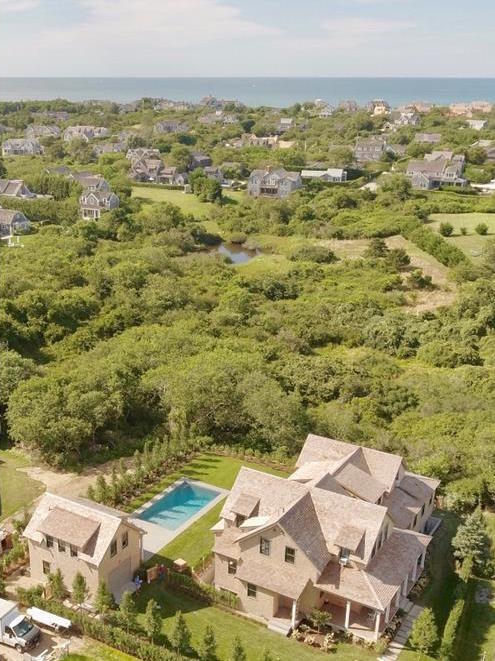 8 Pilgrim Road Nantucket, MA 02554 - Photo 6 of 33 8 Pilgrim Court Nantucket MA 02554