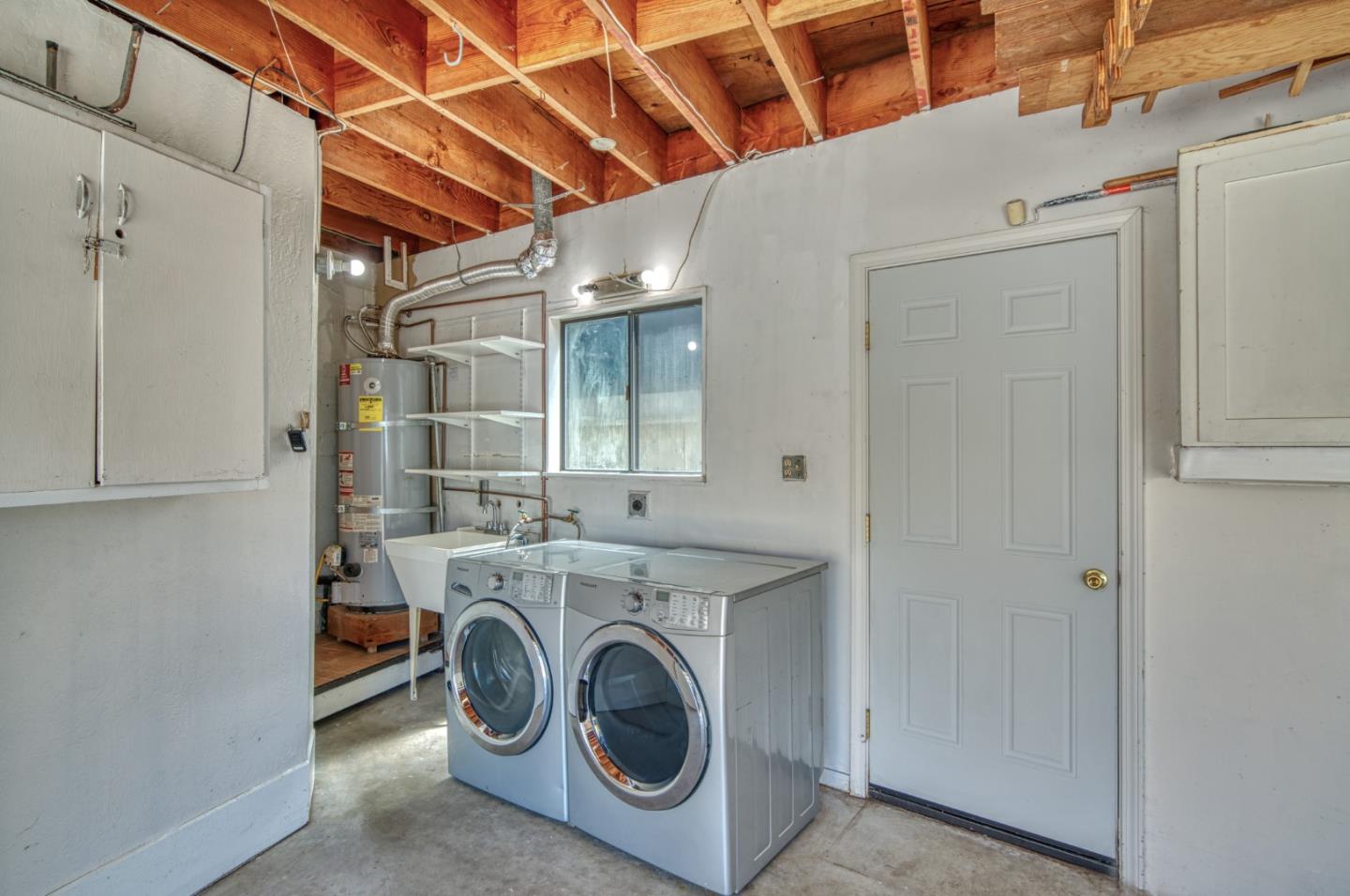 421 Park Drive Aptos, CA 95003 - Photo 23 of 34 a utility room with dryer and washer
