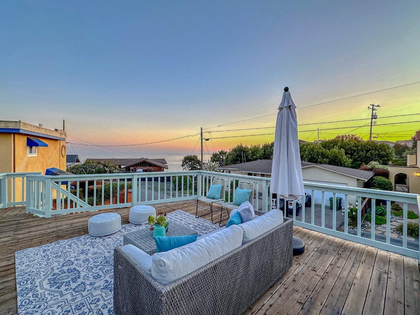 421 Park Drive Aptos, CA 95003 - Photo 4 of 34 a view of a balcony with couch