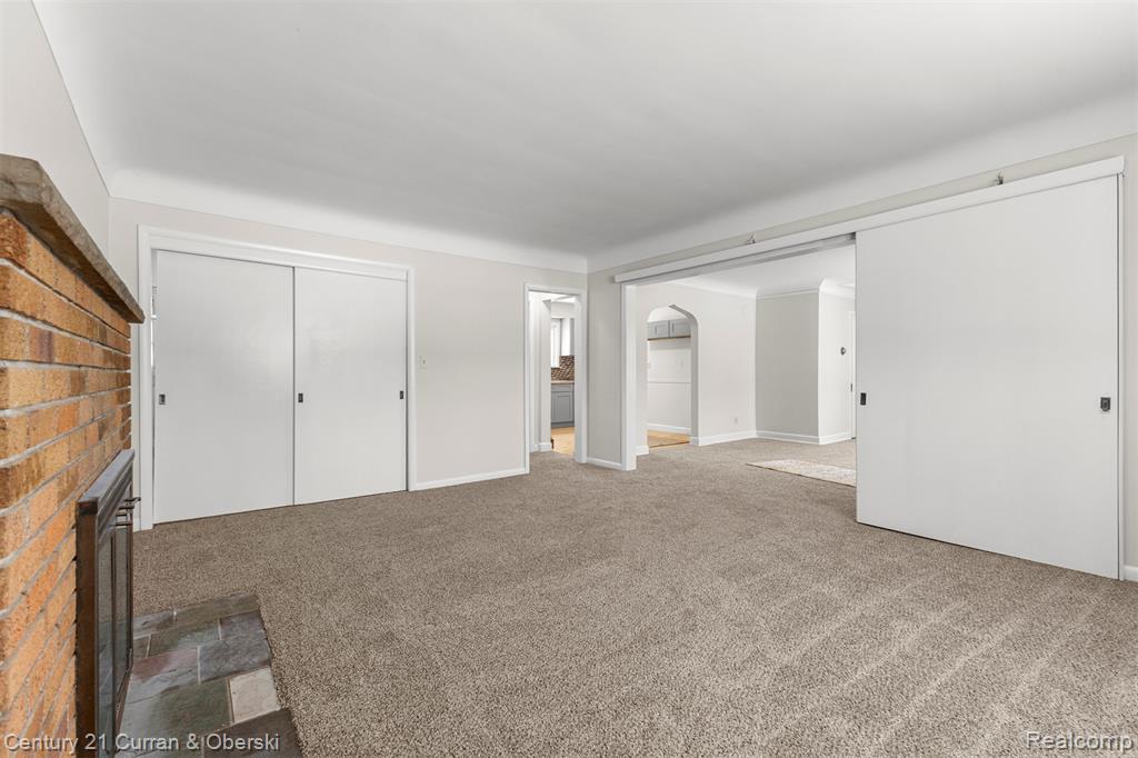 19497 Inkster Road Romulus, MI 48174 - Photo 6 of 37