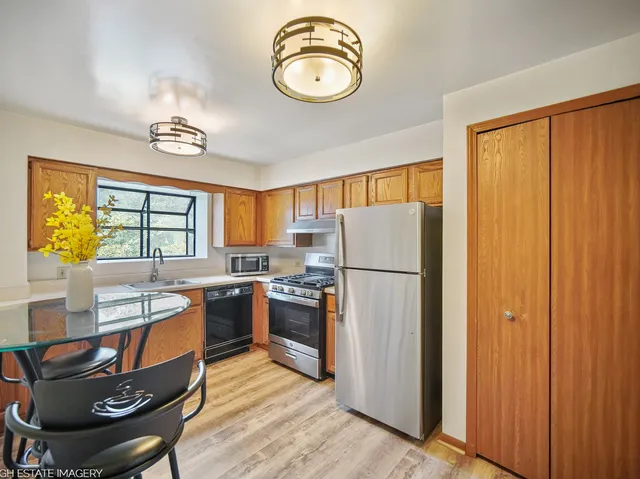 $150,000 | 3727 214th Place, Unit 2C, Matteson, IL 60443