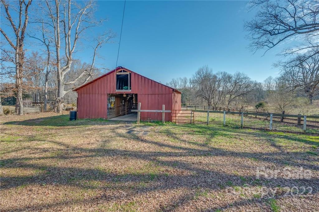 265 Mc Dowell Road Columbus, NC 28722 - Photo 3 of 40 Gallery Image 3