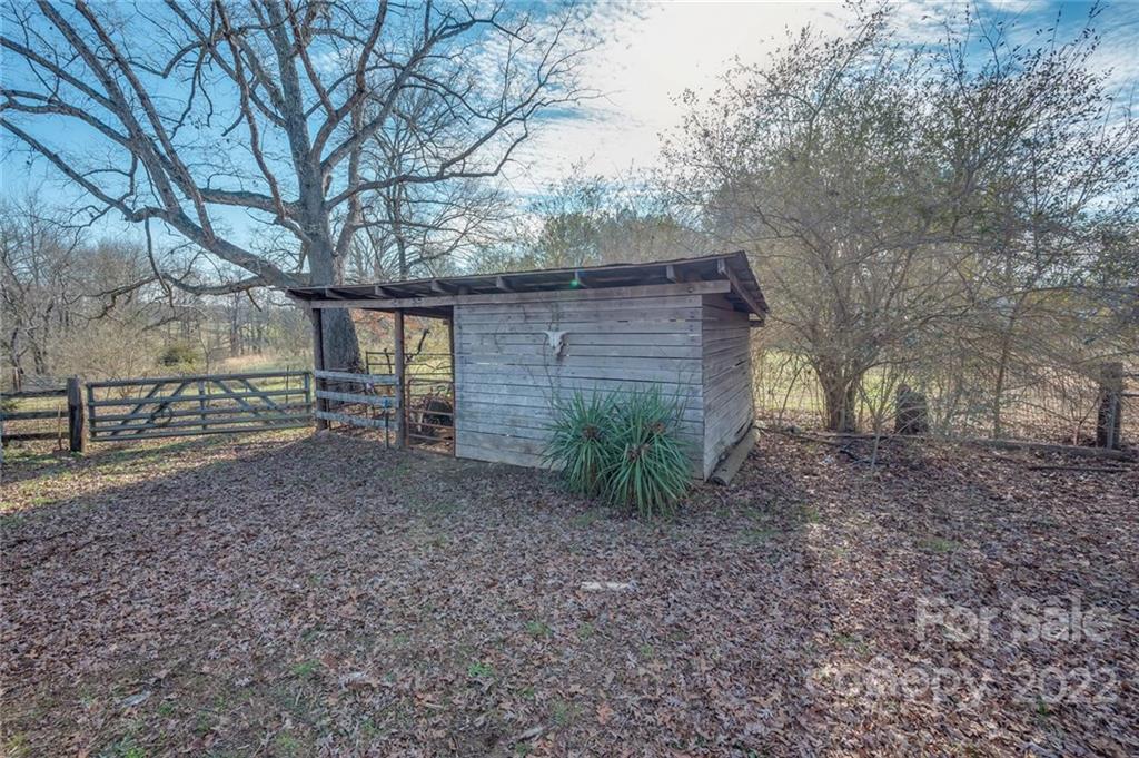 265 Mc Dowell Road Columbus, NC 28722 - Photo 9 of 40 Gallery Image 9