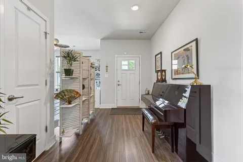 $495,000 | 672 Mayfield Fls Drive, Newark, DE 19702
