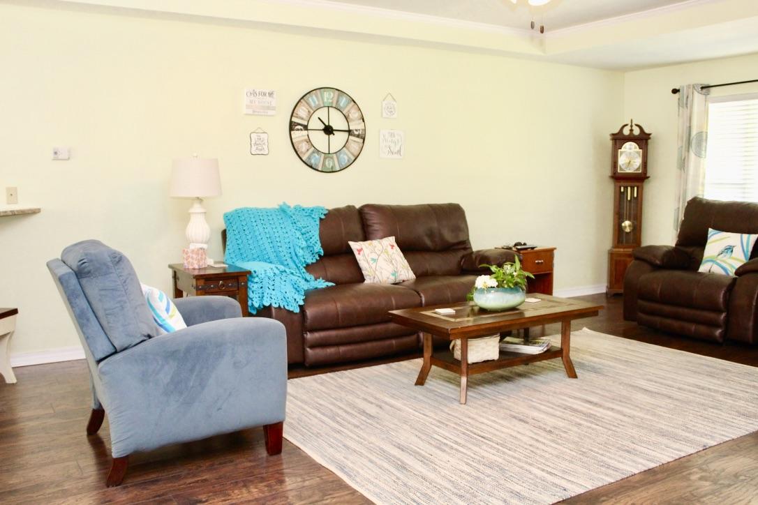 483 Hunters Ridge Road DeFuniak Springs, FL 32433 - Photo 3 of 23 living room