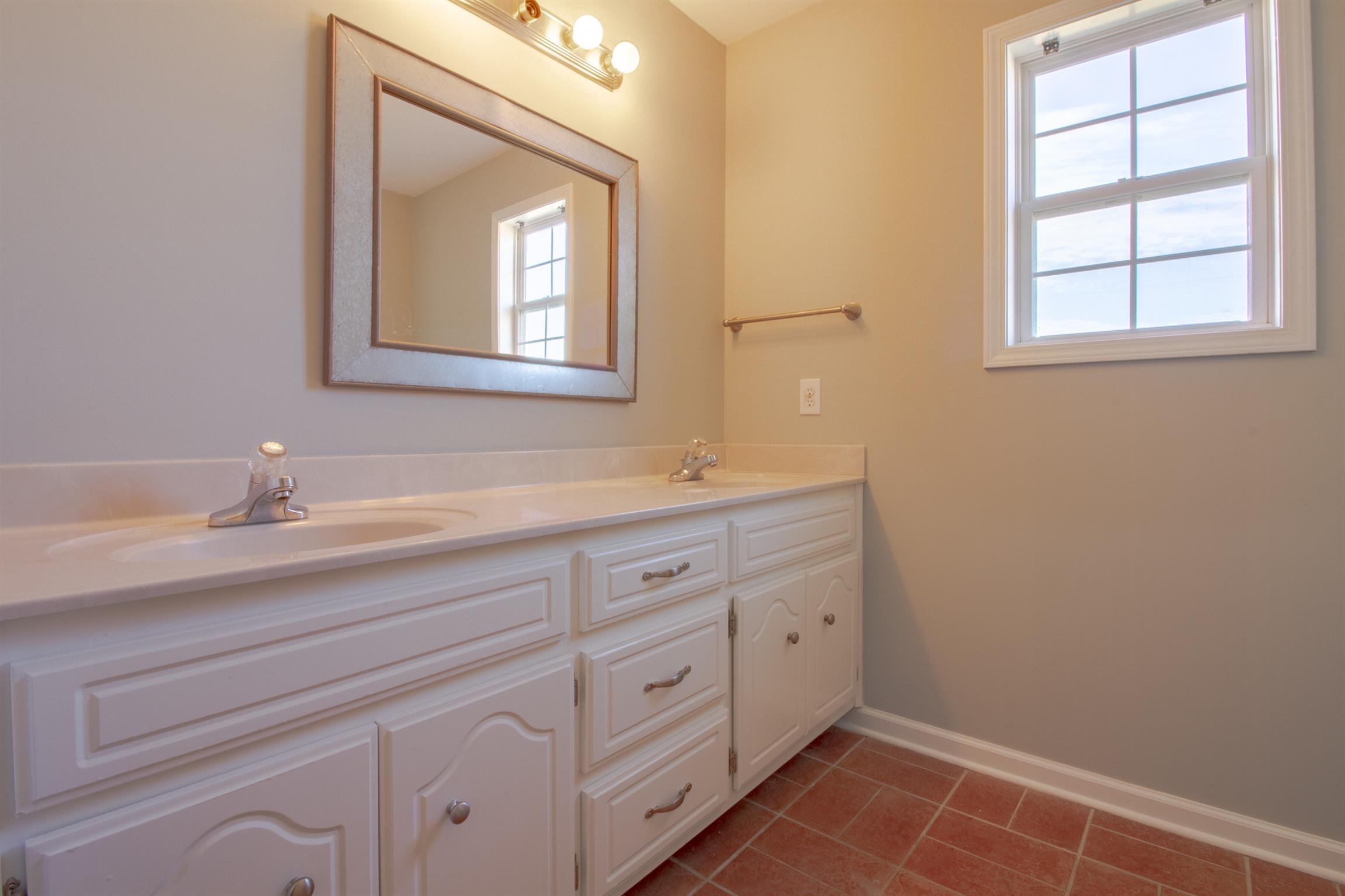 1850 Twin Rivers Road Clarksville, TN 37040 - Photo 17 of 27 Bedroom 2 Upstairs