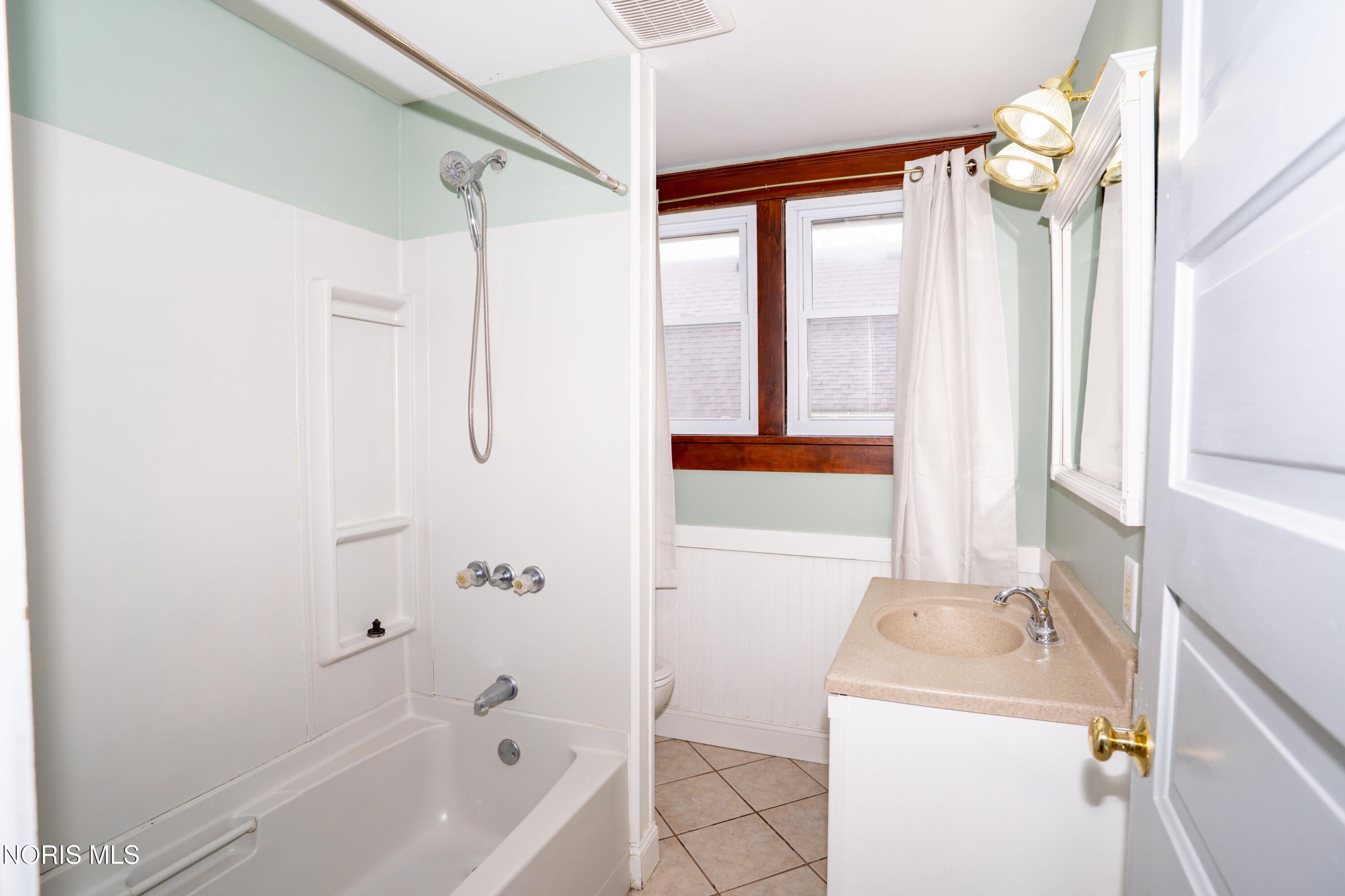 705 Perry Street Defiance, OH 43512 - Photo 15 of 21 14