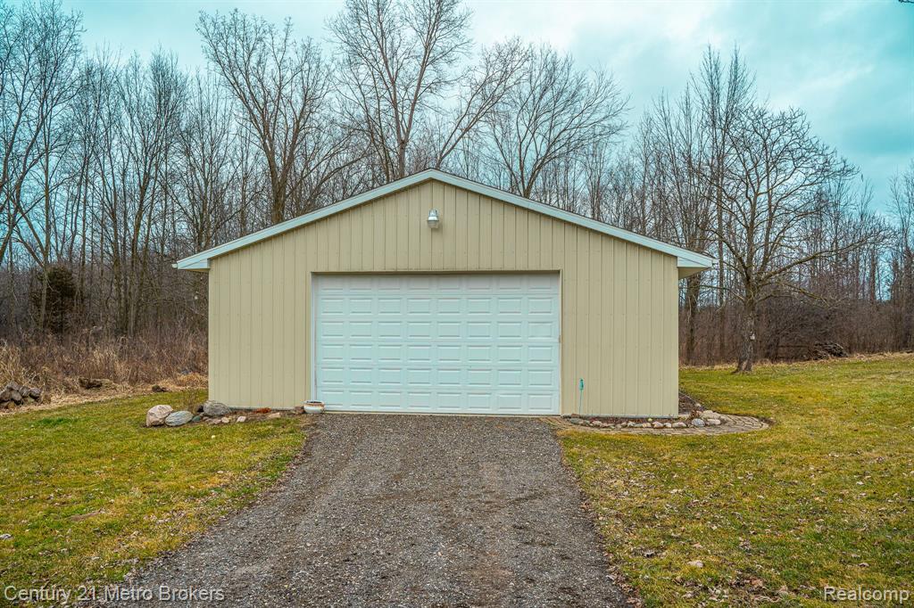 11375 East Carpenter Road Davison, MI 48423 - Photo 17 of 26