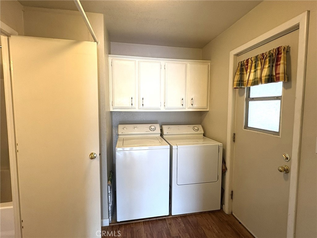 5813 Pacific Heights Road, Unit 126 Oroville, CA 95965 - Photo 36 of 59 a utility room with washer and dryer