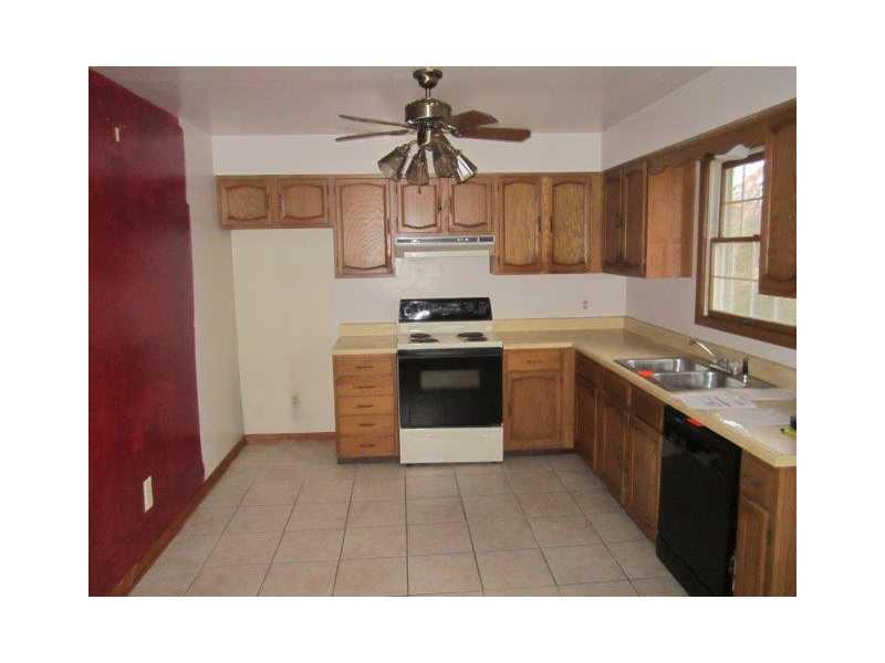 139 Ridge Avenue Beaver Falls, PA 15010 - Photo 11 of 25 Kitchen.