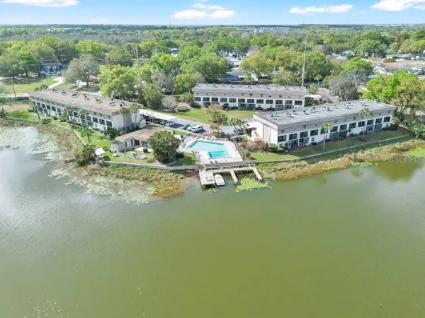 $215,000 | 410 East Orlando Avenue, Unit 4A, Ocoee, FL 34761