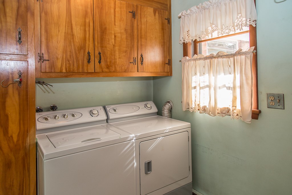 1700 Brunswick Road Waynesboro, VA 22980 - Photo 41 of 44 a utility room with dryer and washer